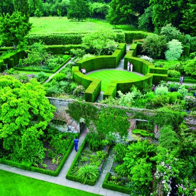 Calendar cu imagini Gardens, 31.5 x 48 cm, 12 file, 2026
